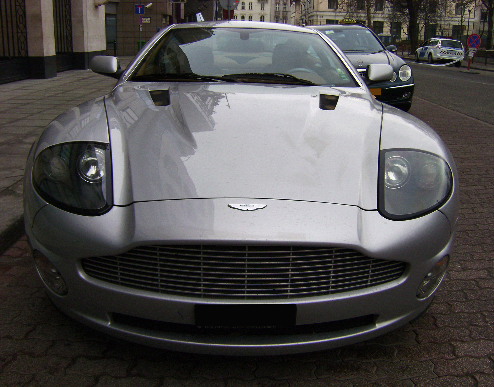 Aston Martin Vanquish