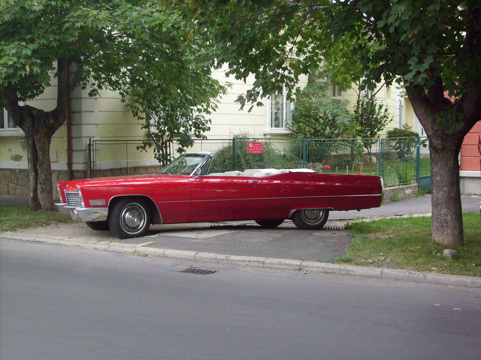 Cadillac DeVille