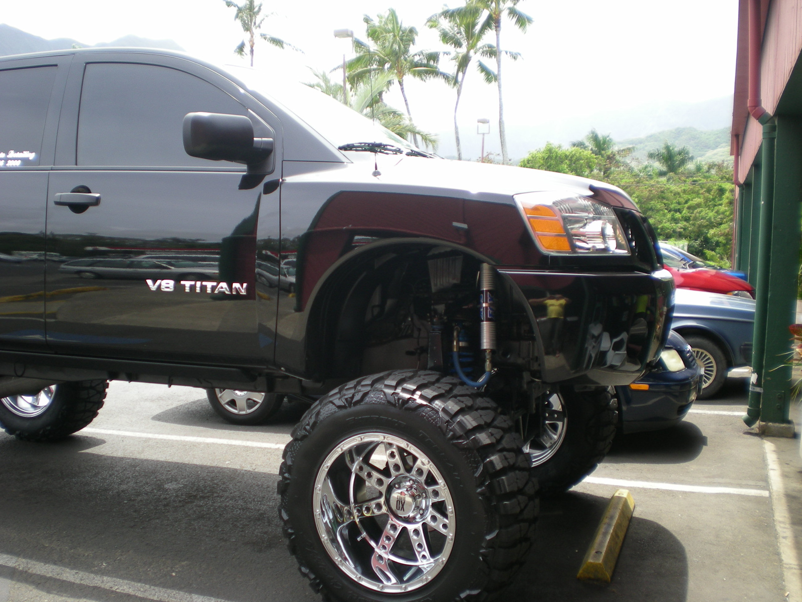 Nissan Titan V8