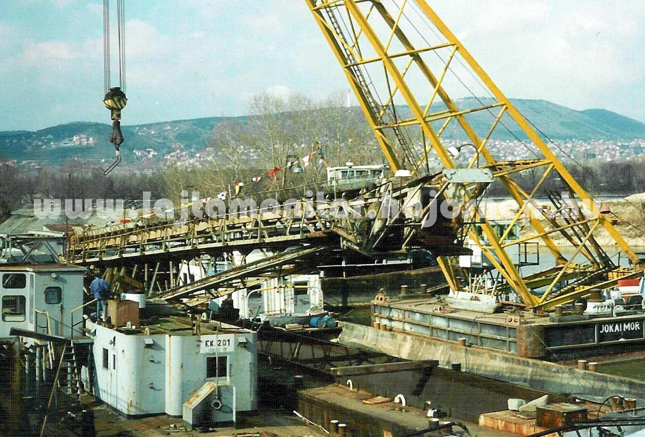 2. 1994 március, az elevátorszerkezet bontása Margitay-gyűjtemén