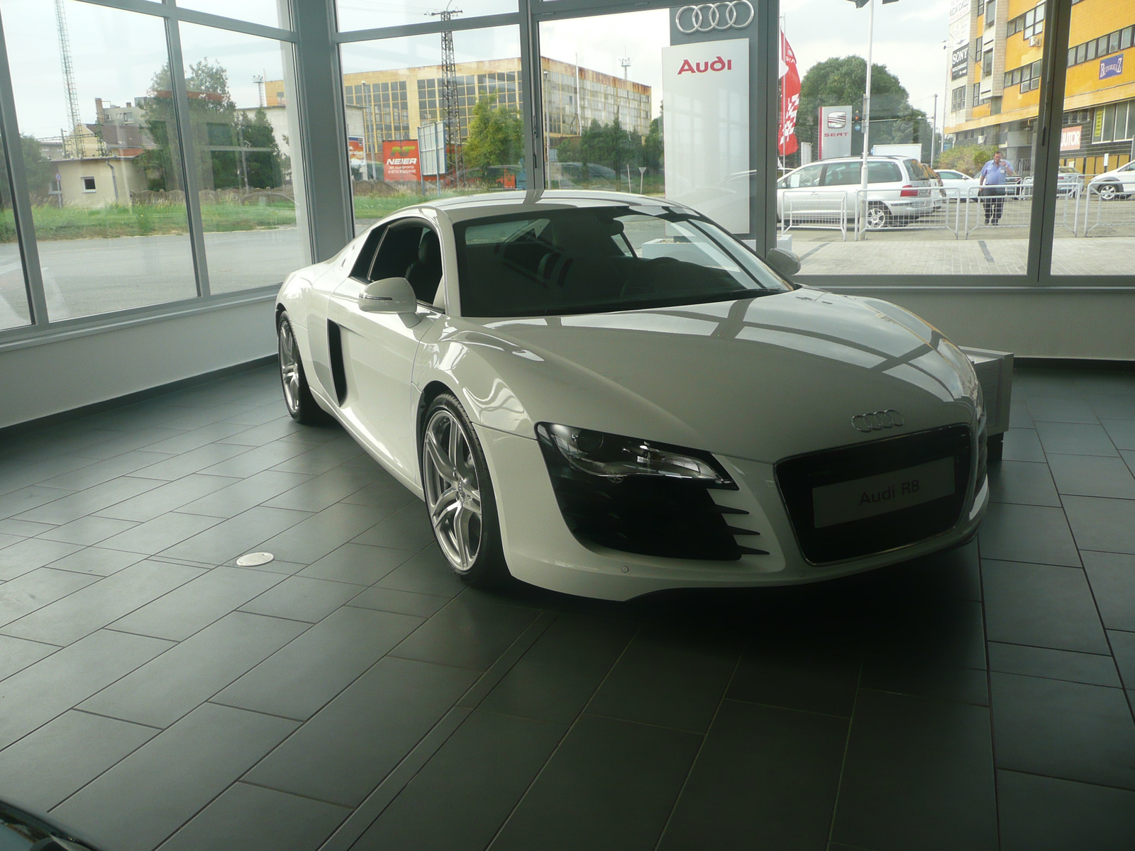 r8