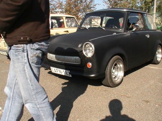 matt fekete trabant