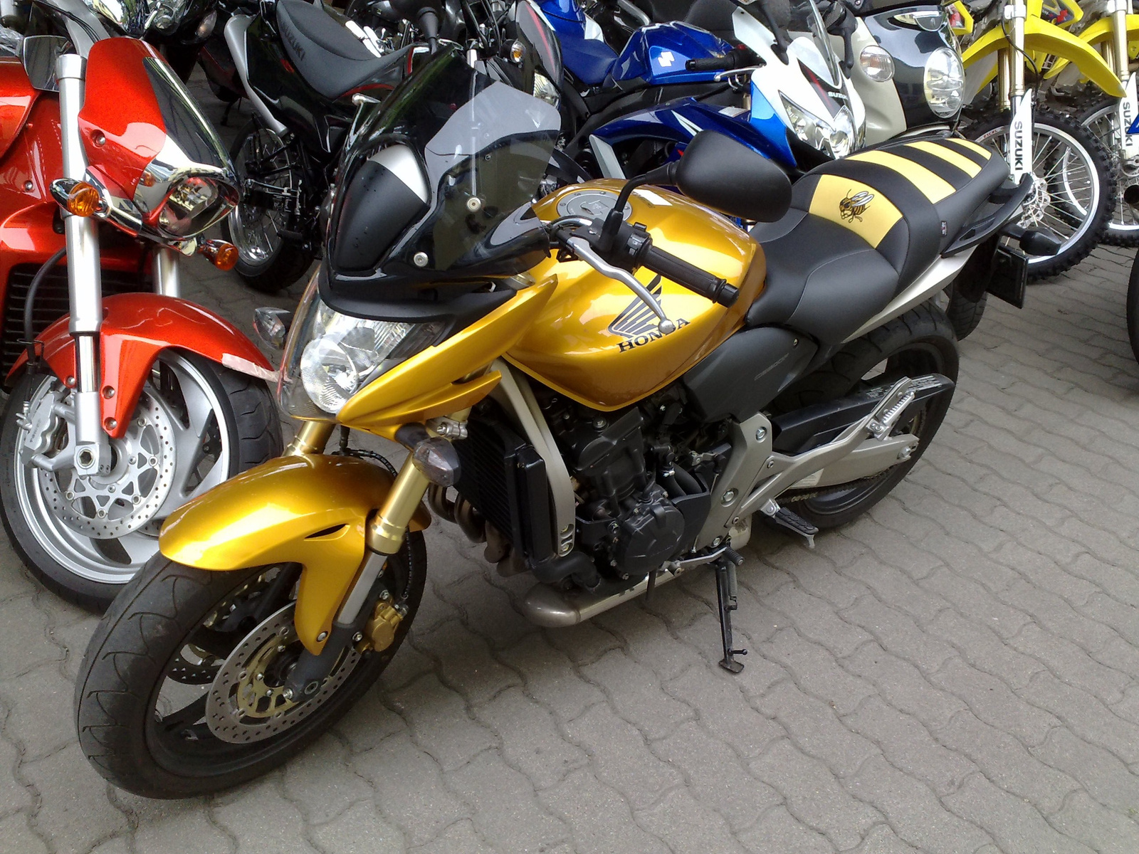 Honda Hornet 2 (2)