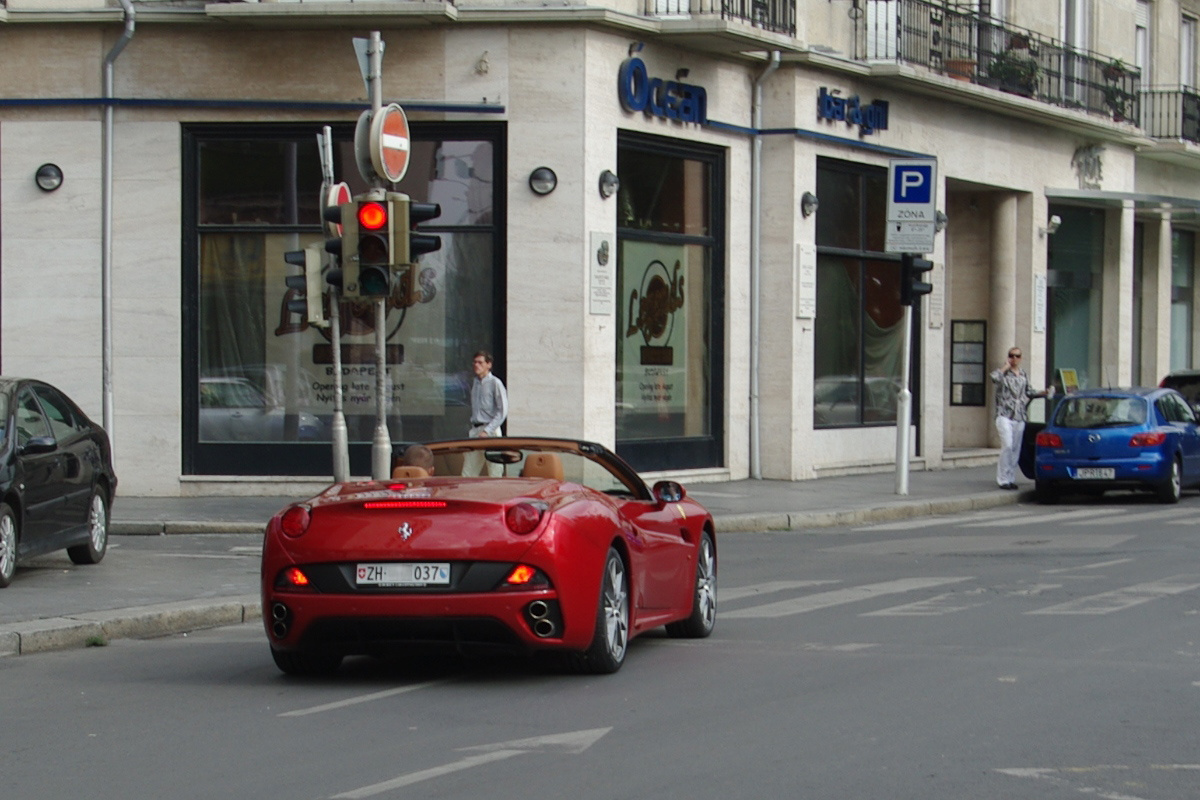 Ferrari California (3)