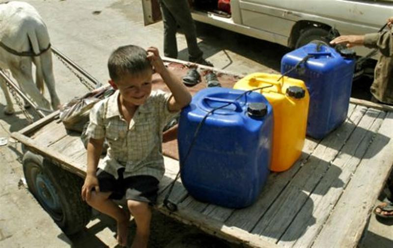 gaza-water-refugee-ramadan (Medium)