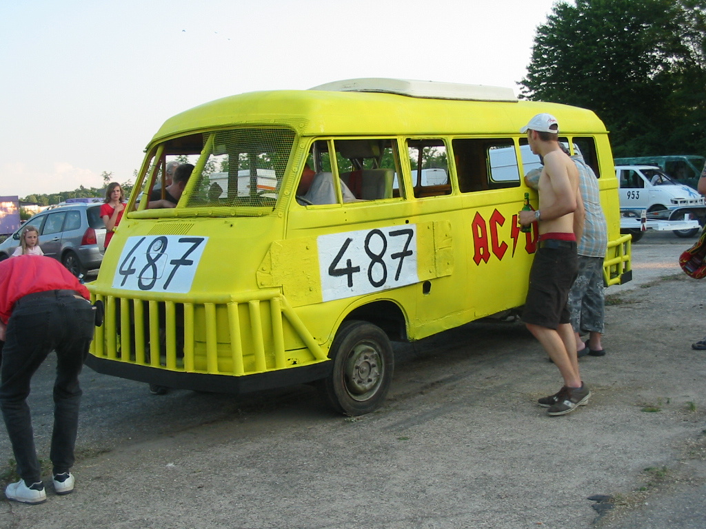 Roncsderbi 156