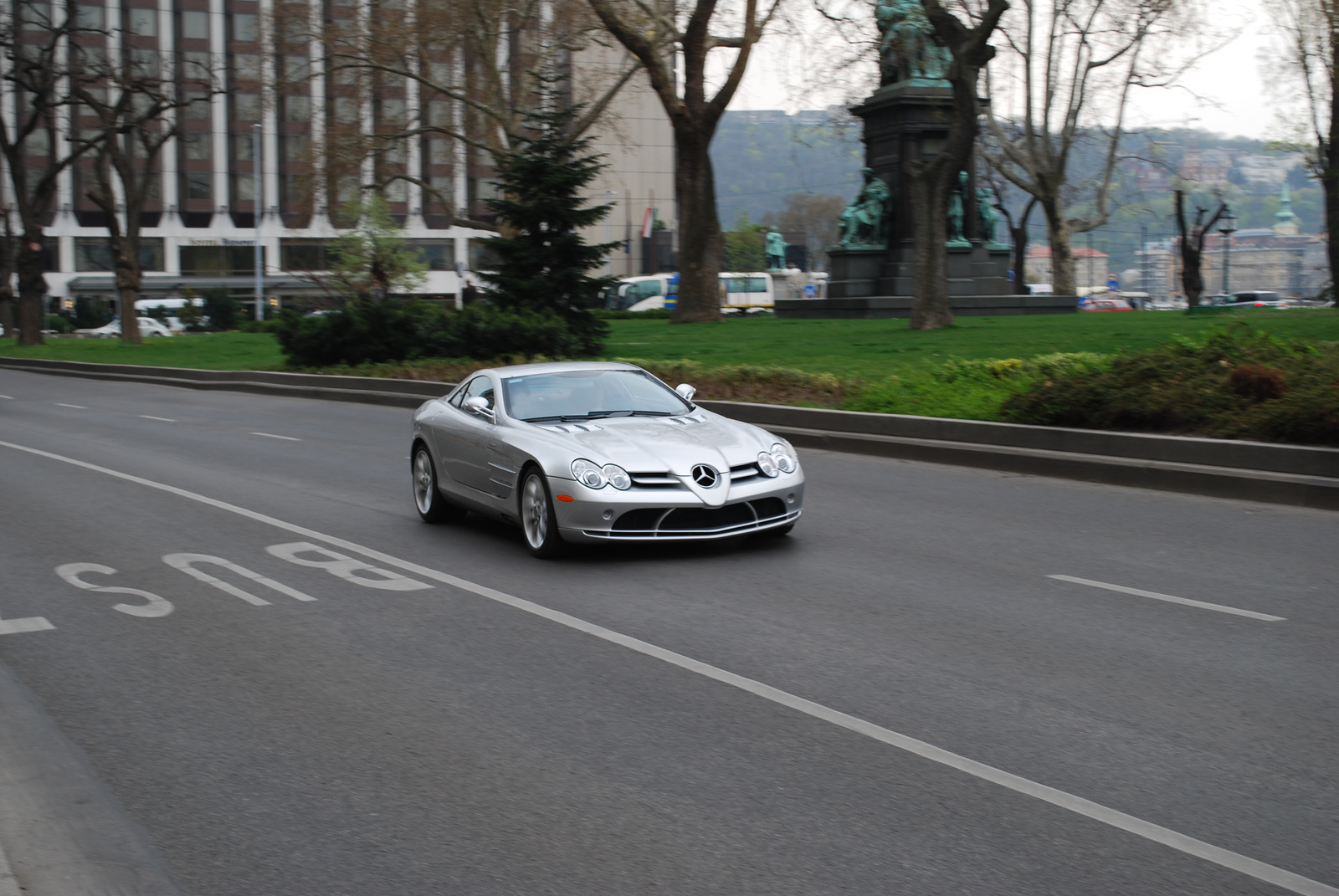 McLaren SLR