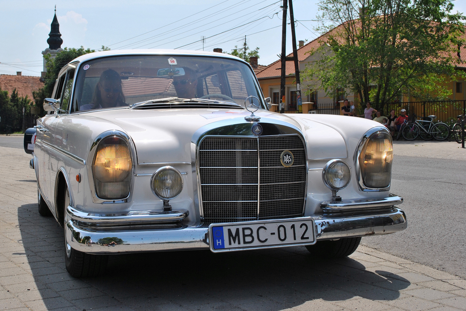 Mercedes  W111 220SE