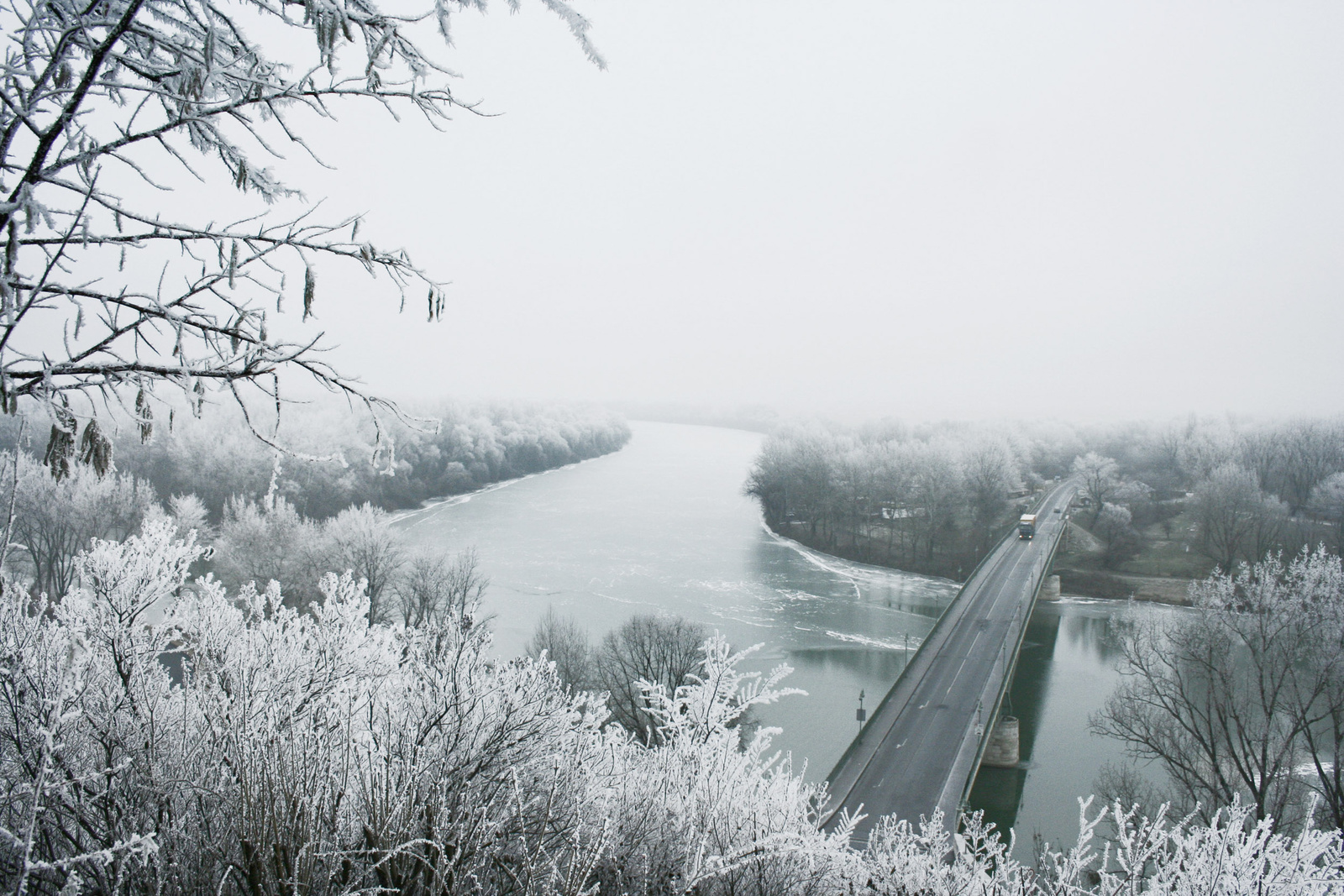 Tisza Tokajnál télen