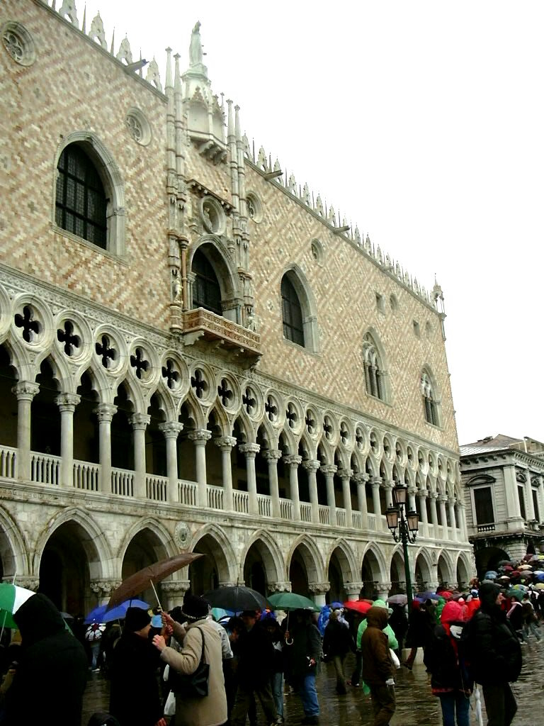 148 Palazzo Ducale déli oldala