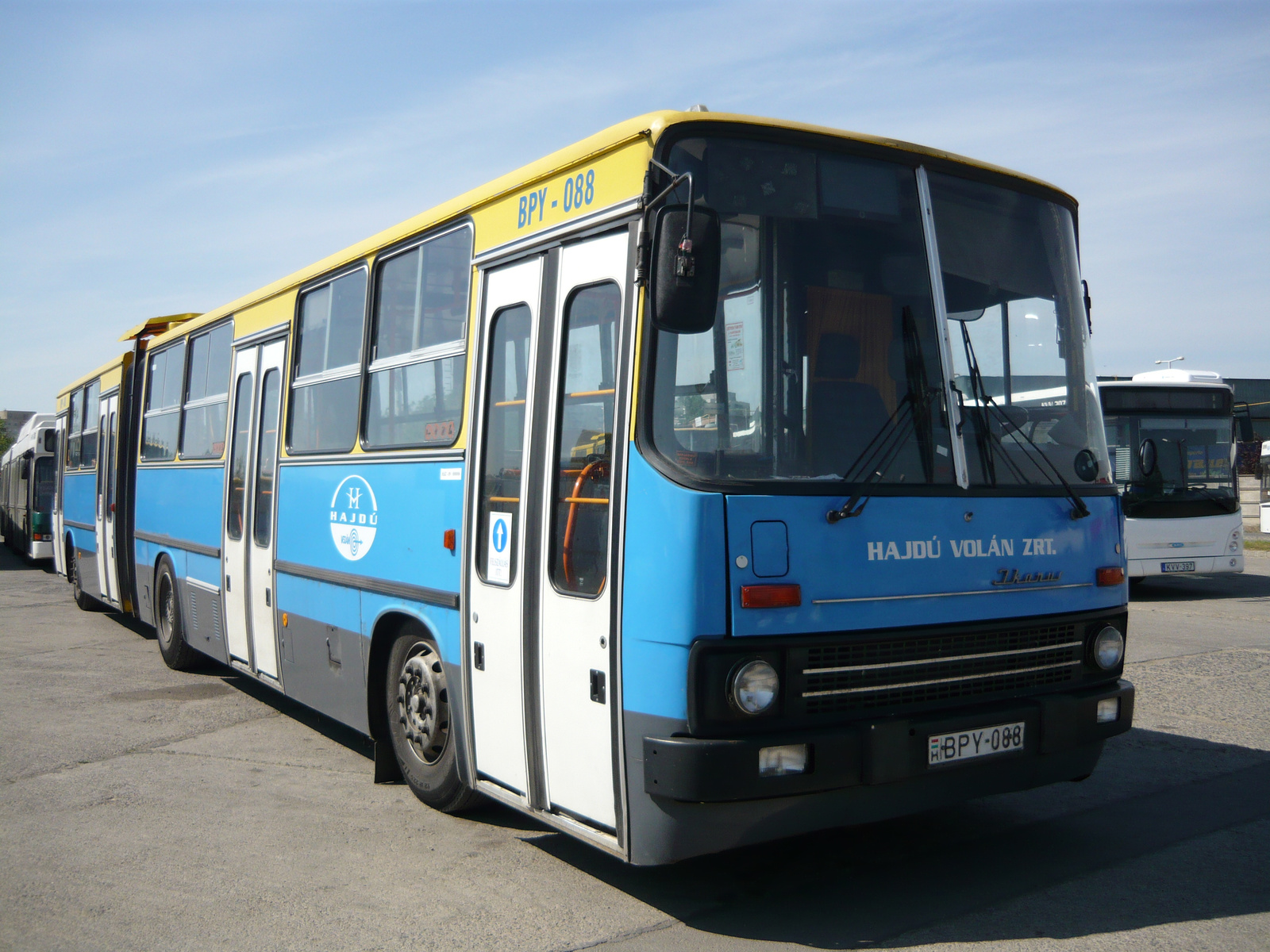 IKARUS 280