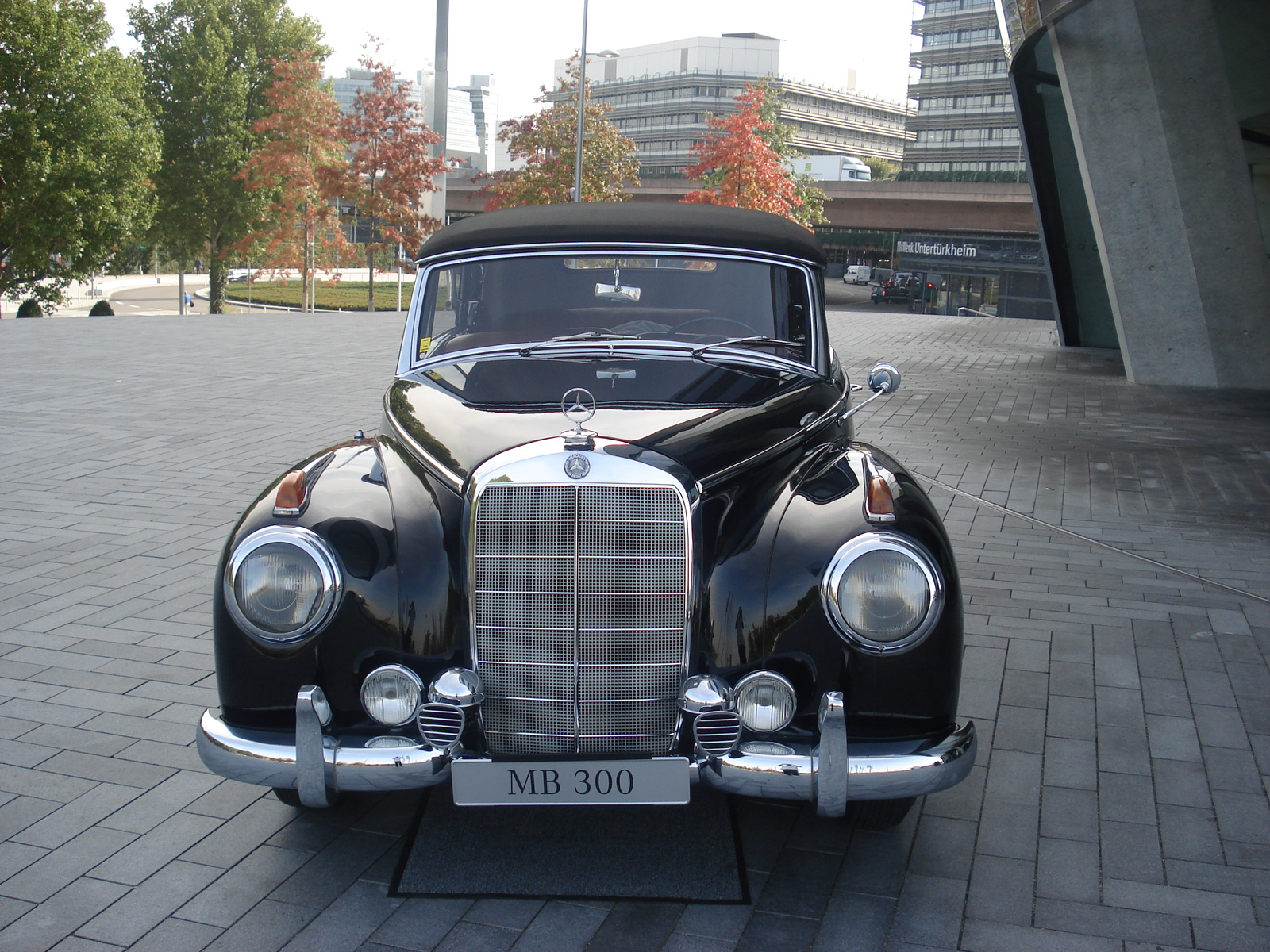 Mercedes-Benz 300