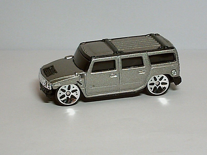 HUMMER H2 MAISTO 1 64