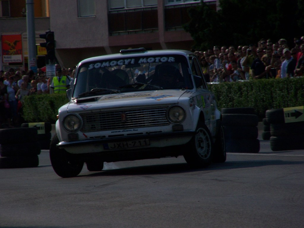 mini-100 1676