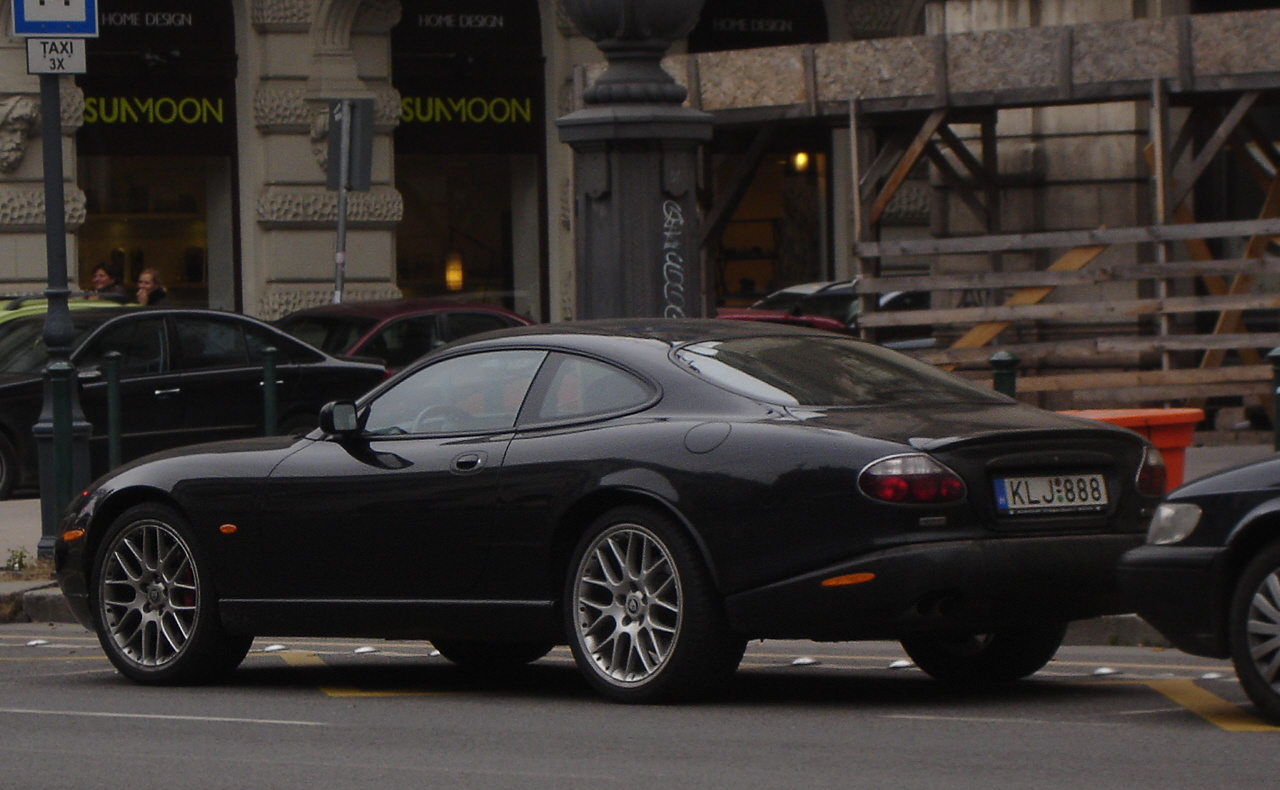 Jaguar XKR