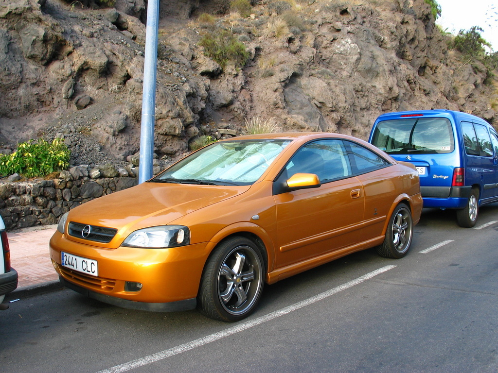 Opel Astra Coupe