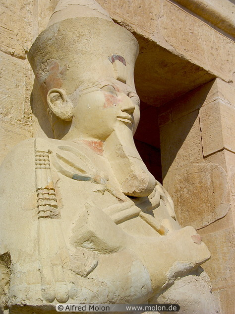 06 Statue of pharao