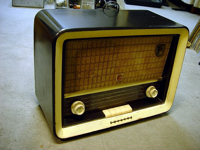 Philips tube radio