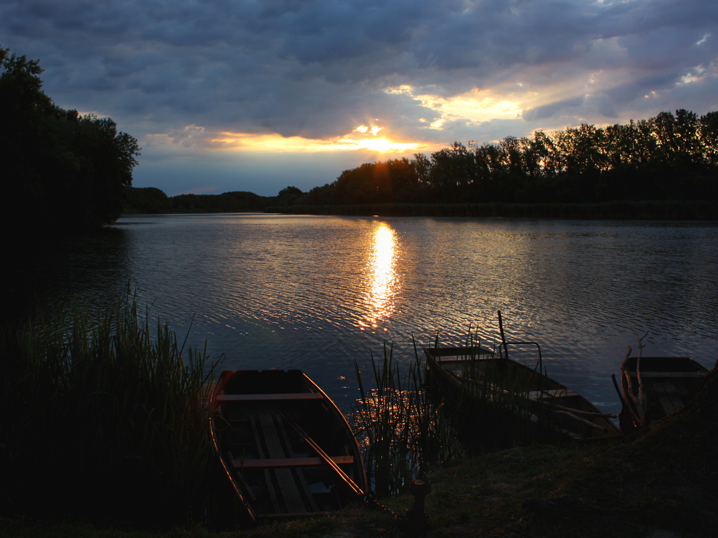 ébredő-csónakok