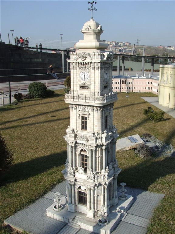 302  Miniatürk - Dolmabahce óratorony