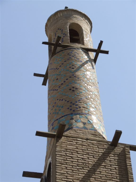 Irán 5323 Mozgó minaret Esfahan