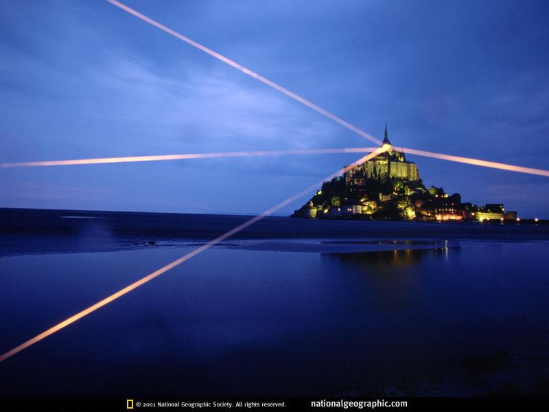 mont-saint-michel-light-show-521813-sw (Medium)