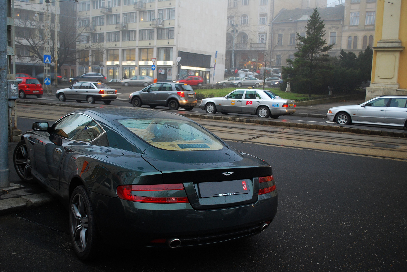 Aston Martin DB9