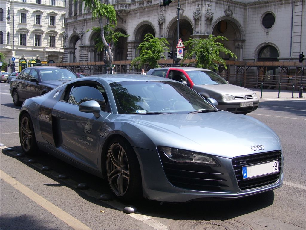 Audi R8