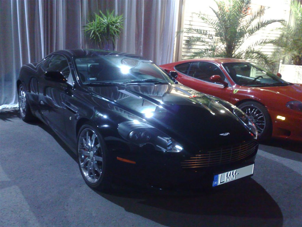 Aston Martin DB9