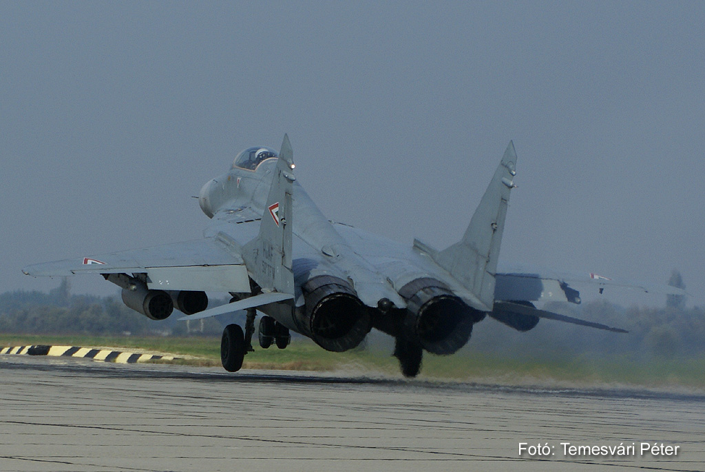 MiG-29-02