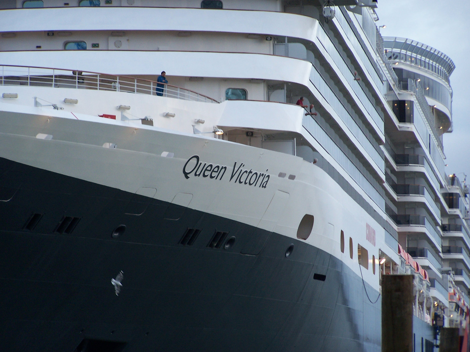 Queen Victoria docked in Auckland 002