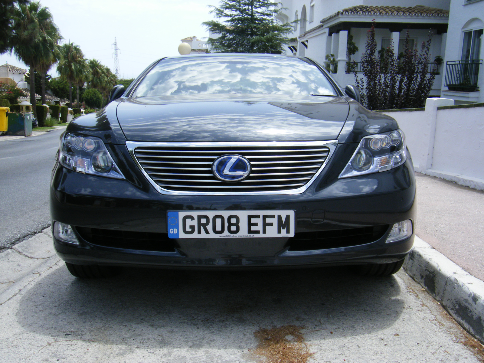 Lexus LS600 HL