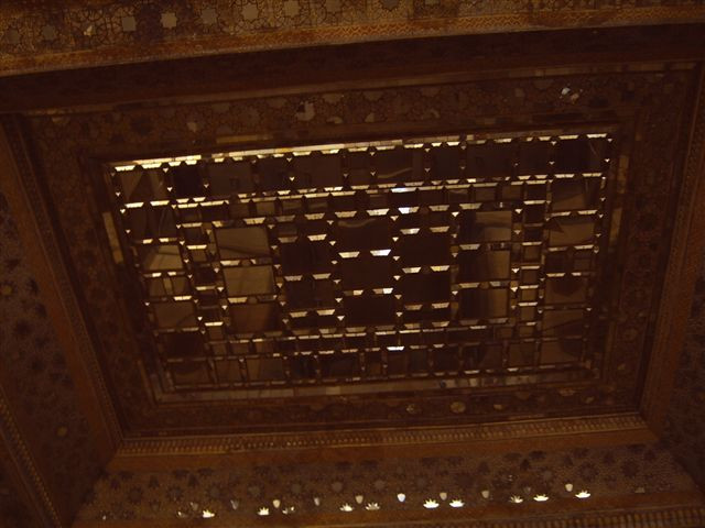 Iszfahán, mennyezet a 40 oszlopos palotában