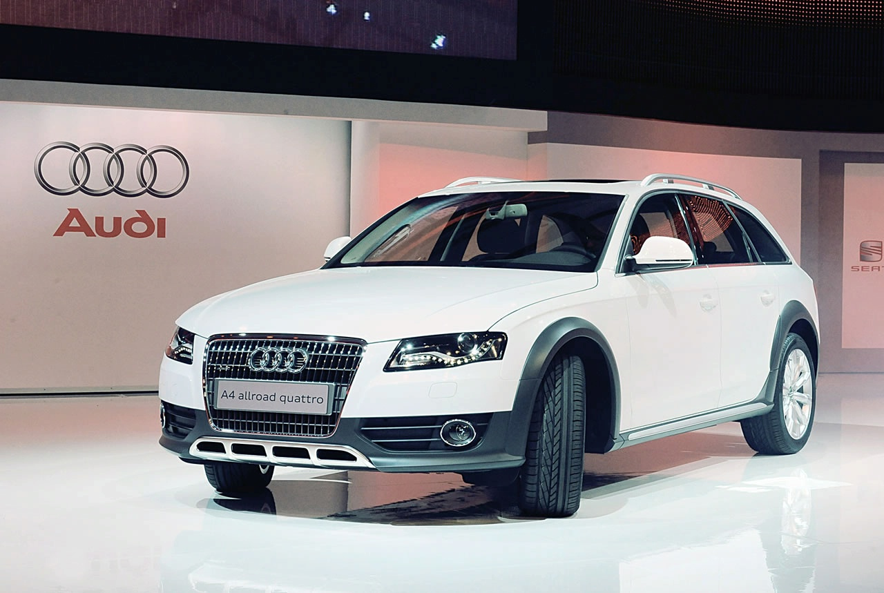 2010-audi-a4-allroad-quattro-in-geneva 4