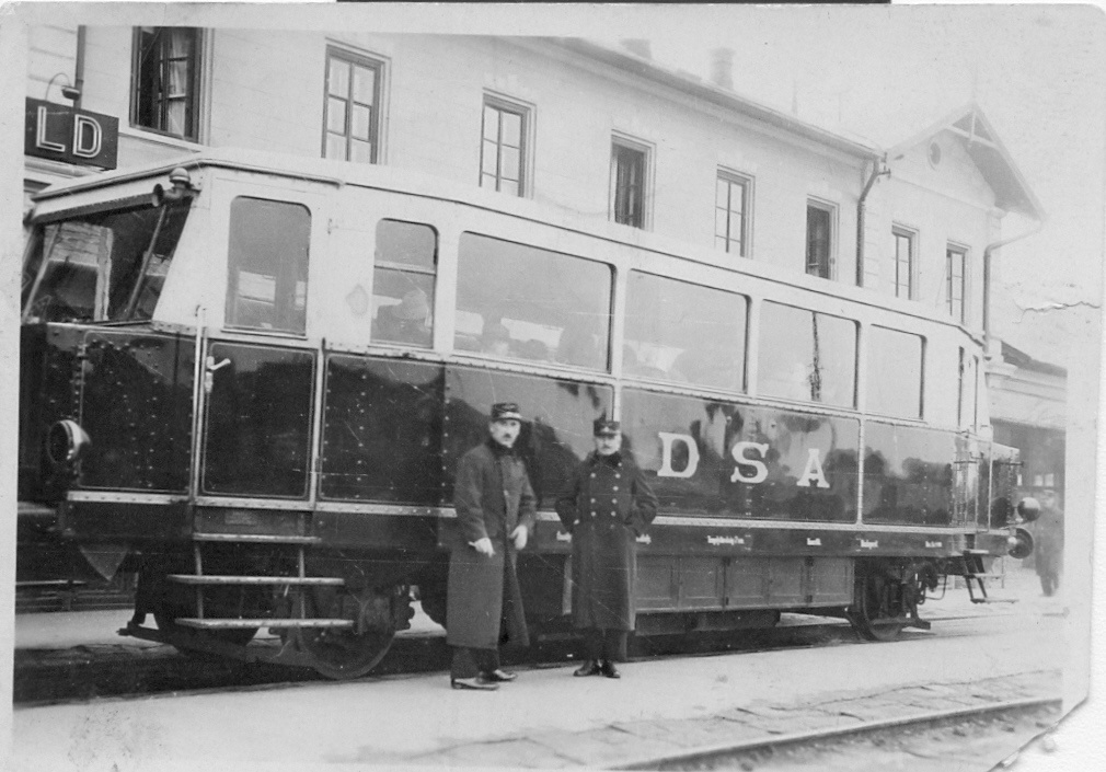 1900-0054-Kelenföld, Duna-Száva-Adria délivasút nagypapával, 194