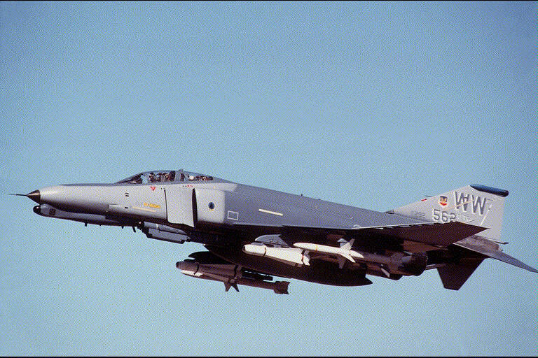 F-4G2 2