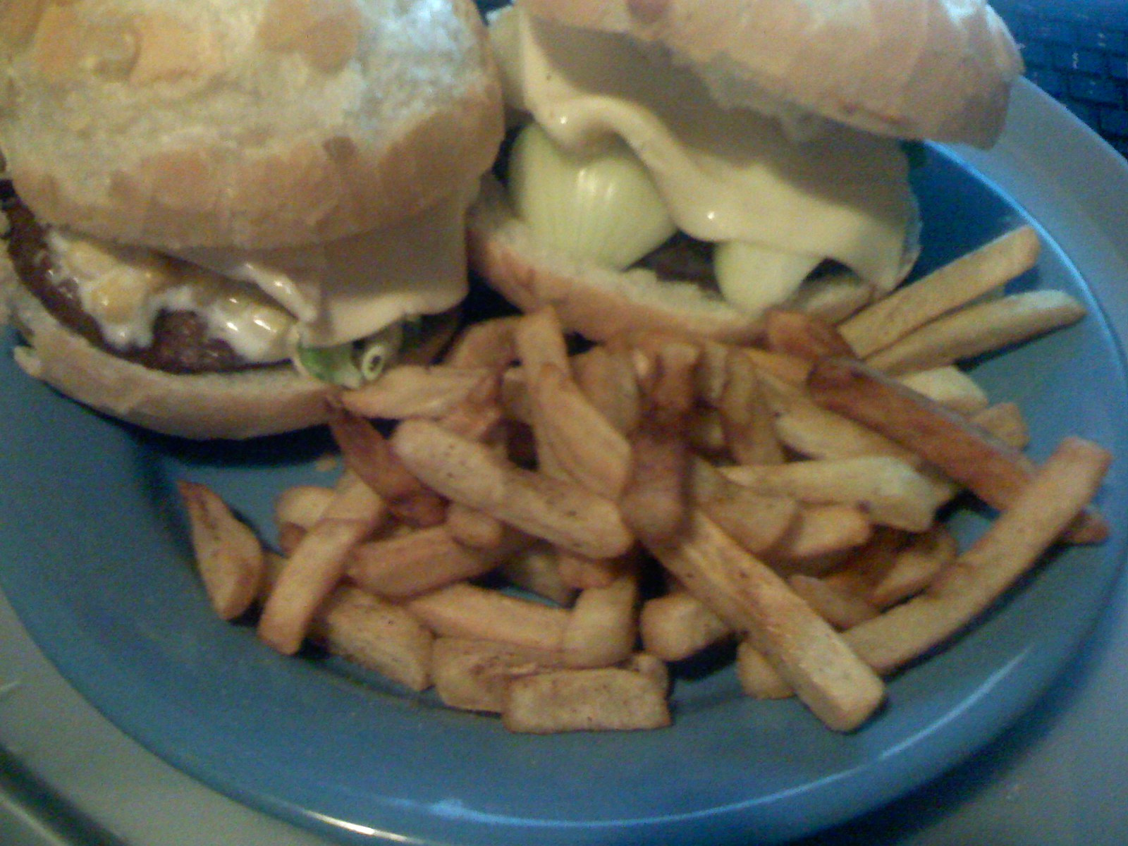 Háziburger + sültkrumpli