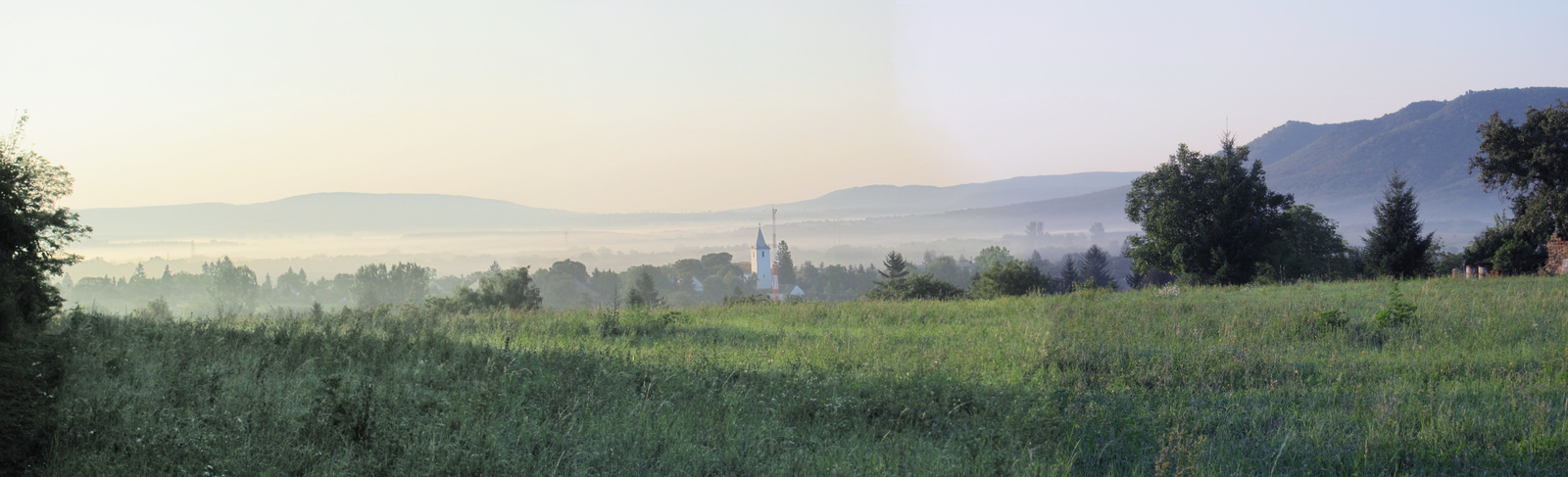 2011.08.06.kilátás a zalaszántói Szt Donát kápolnától kora regge