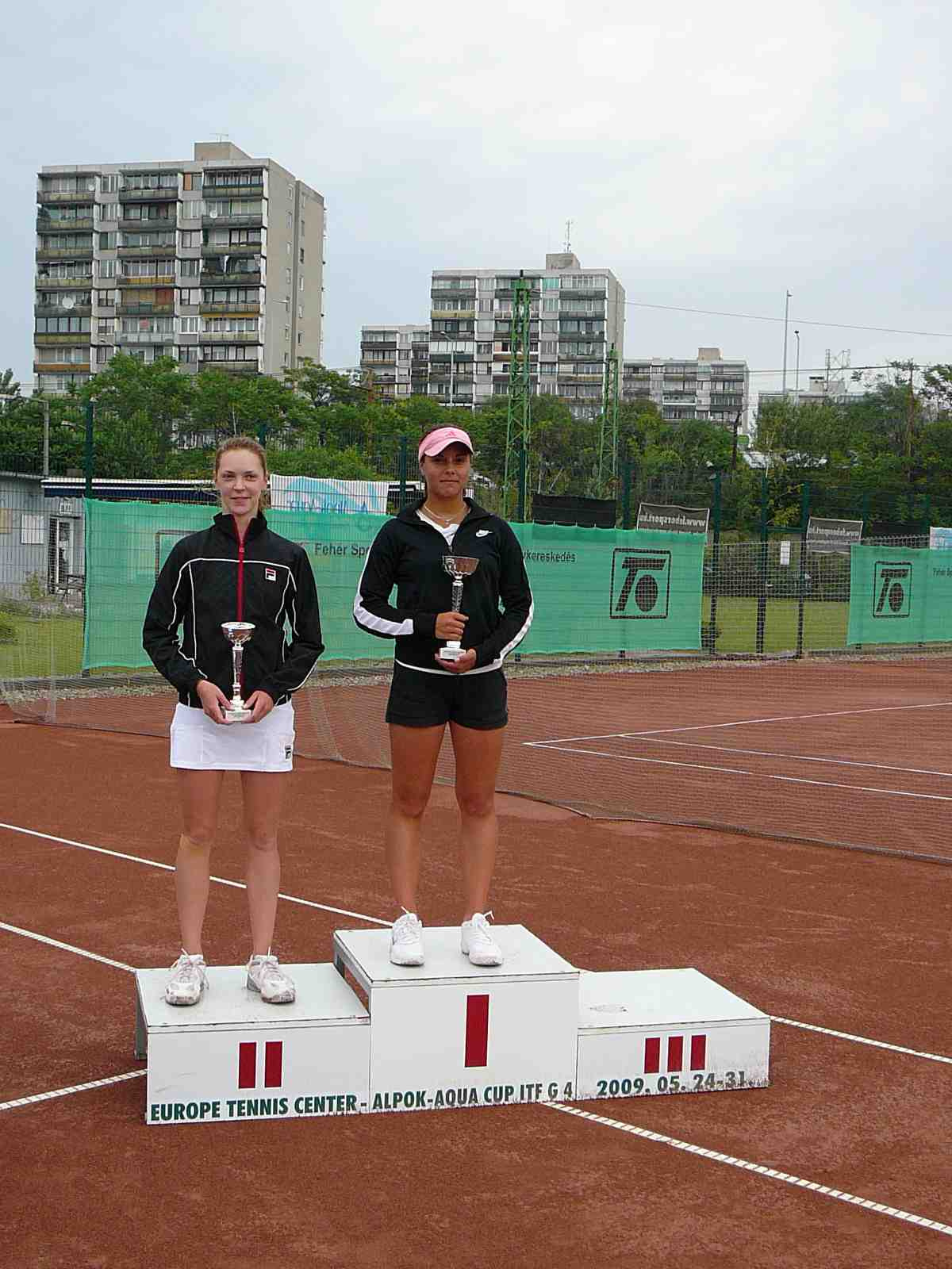 Tomova- Szávay on the rostrum