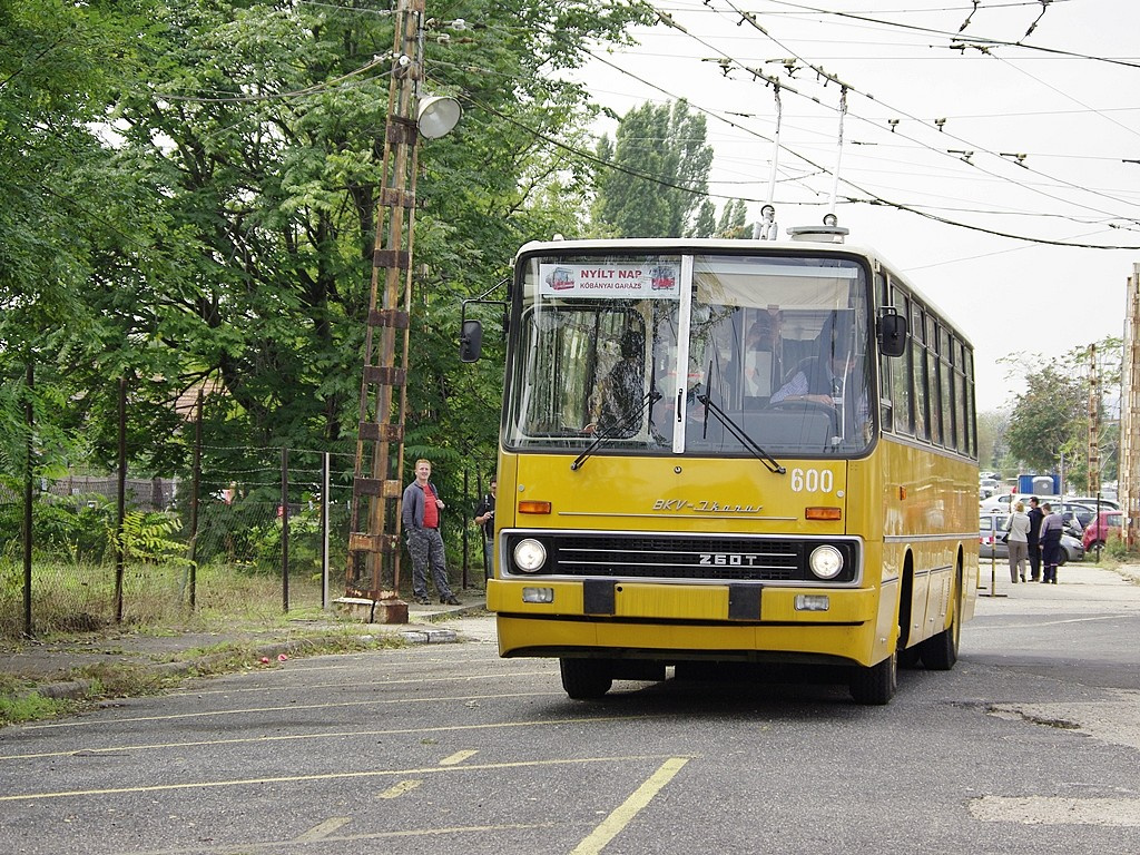 Ikarus 260T a Troligarázsban 33 2010.09.25