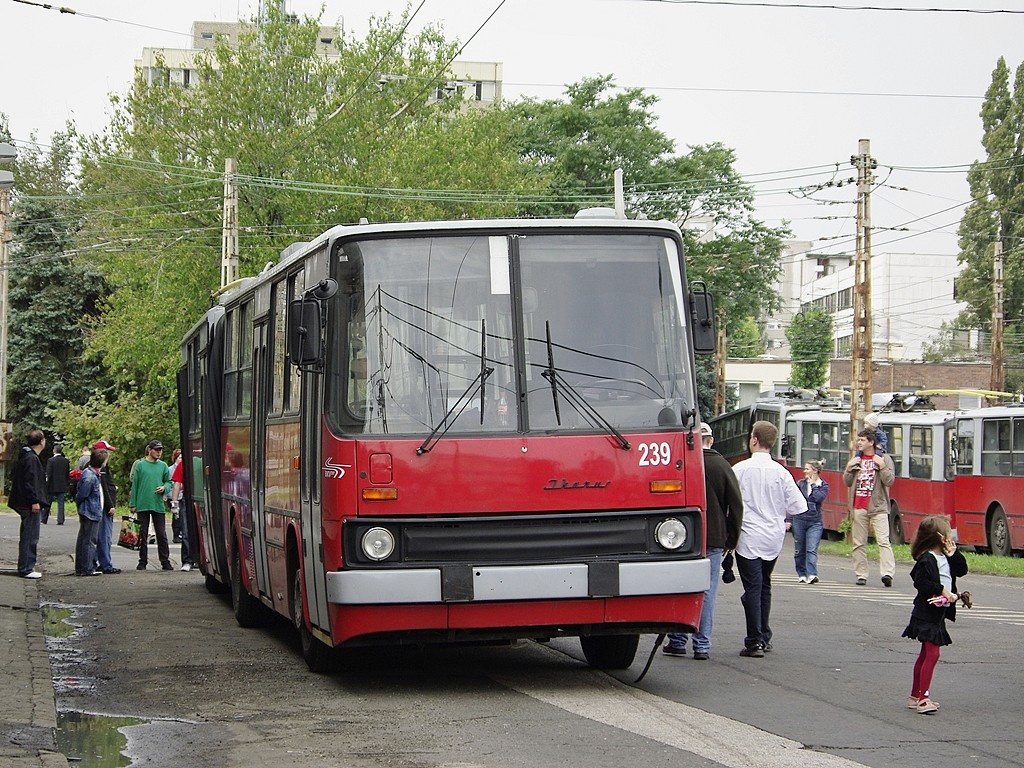 Ikarus 280T a Troligarázsban 01 2010.09.25