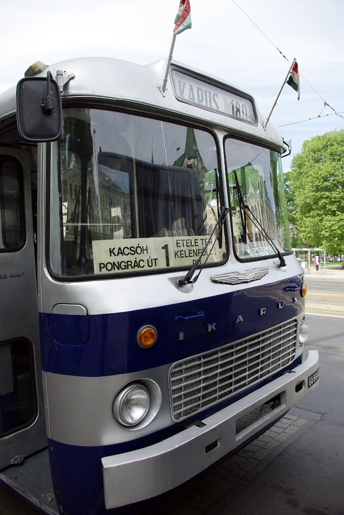 Ikarus 180 Újpest - Központban 01 2011.06.12