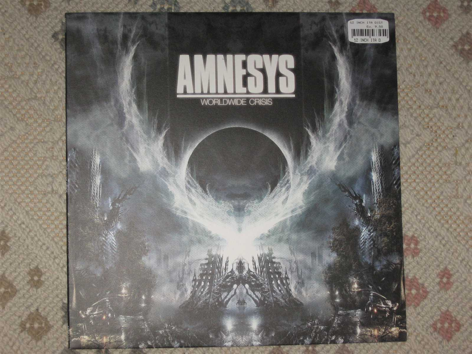 (TRAX072) Amnesys - Worldwide Crisis (front)