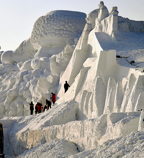 snow sculpture 47sfw