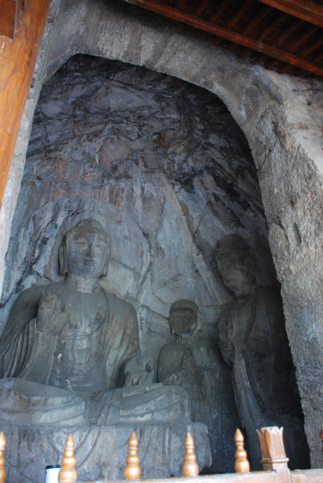 Nap2 Luoyang Longmen grottoes (1)