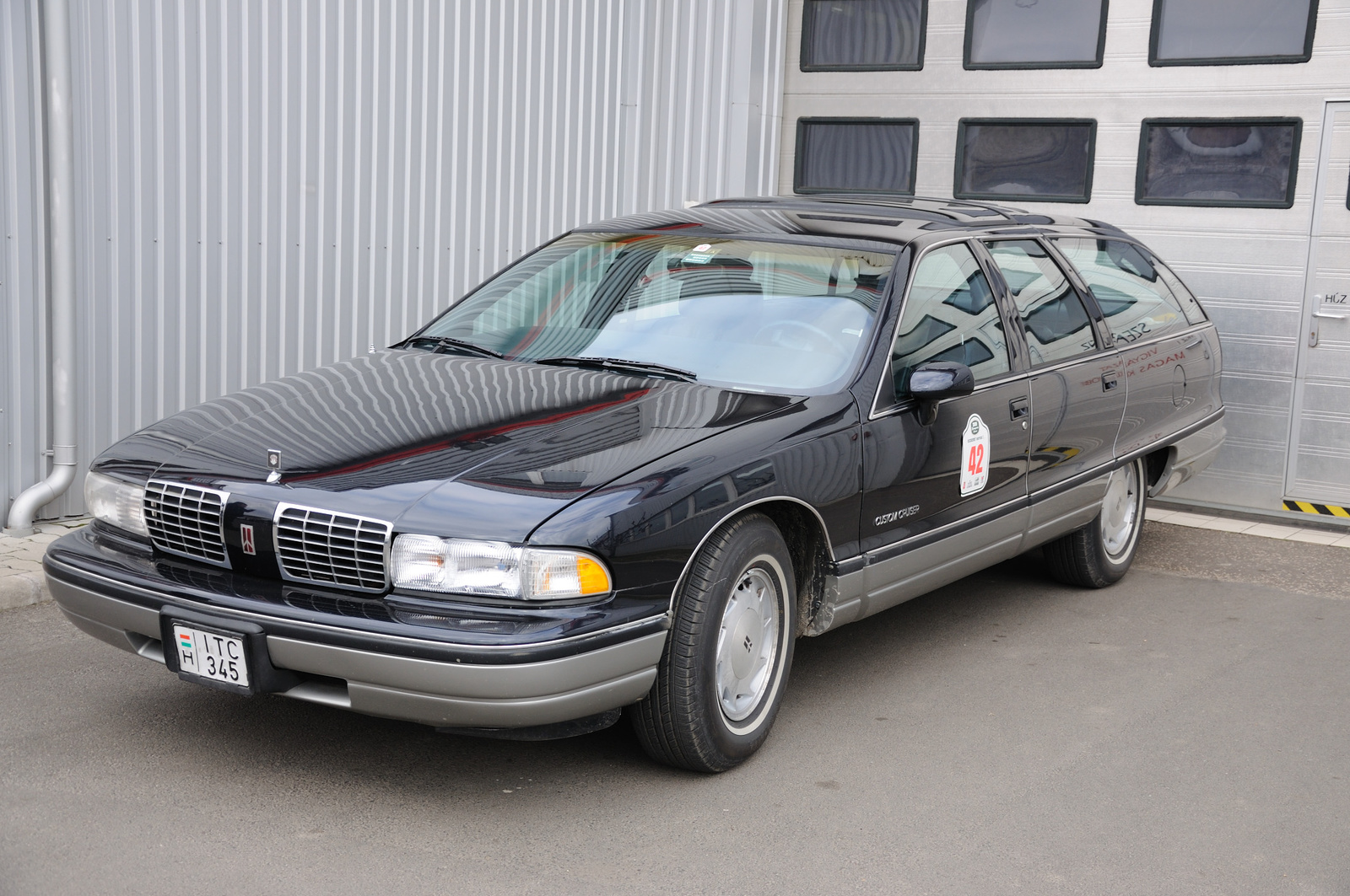 Oldsmobile Custom Cruiser