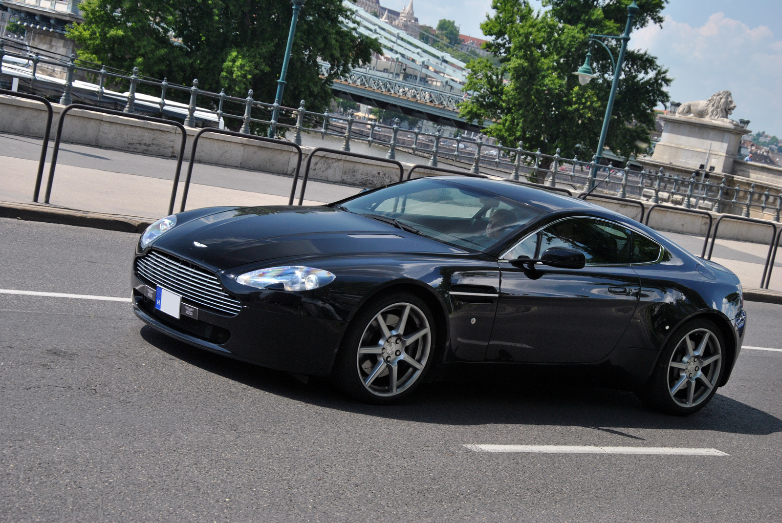 Aston Martin V8 Vantage