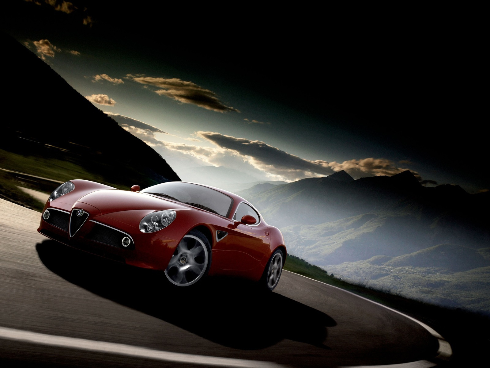 Alfa-Romeo-8C-Competizione-02