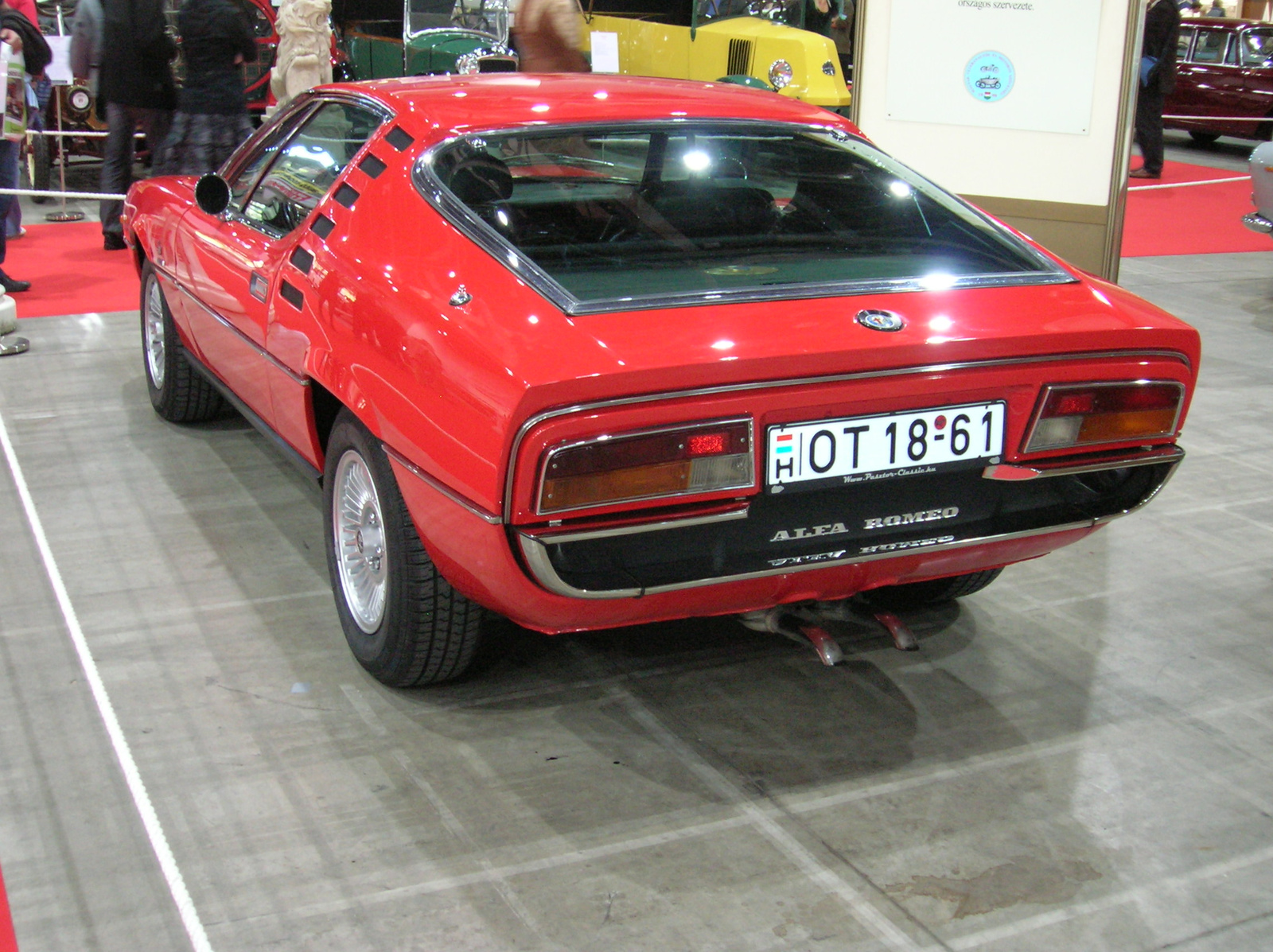 Alfa romeo montreal