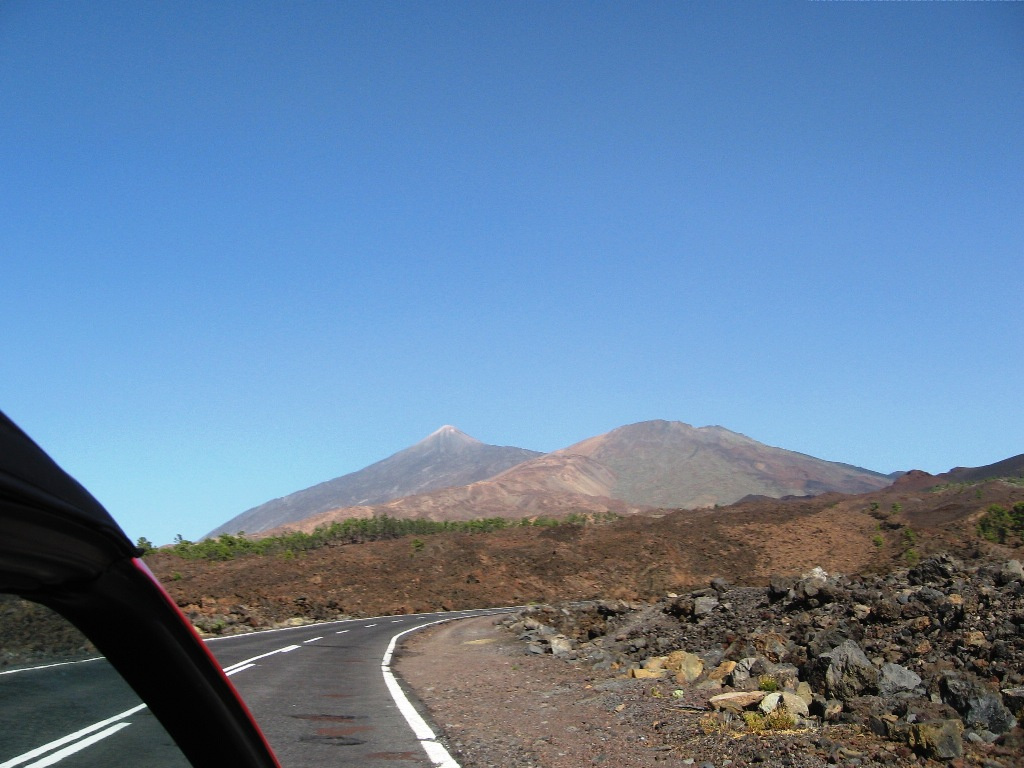 A Teide szintén a harmadik legmagasabb vulkán az óceáni vulkanik